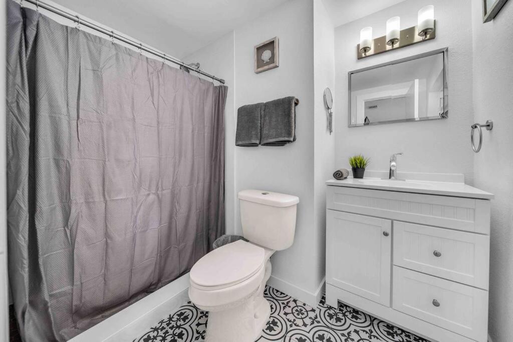 Sweet Escape 5 Br/2Ba Min From Airport And Beach Форт-Лодердейл Экстерьер фото